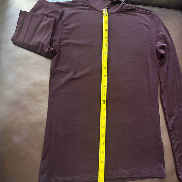 H&M A Luxurious Soft Sheen Finish Soft Touch Silky Fitted Turtleneck Top - Picture 11 of 14